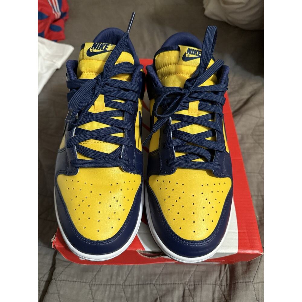 Nike Dunk Low Retro Varsity Maize Midnight Navy Men's Size 10M - Picture 3 of 5